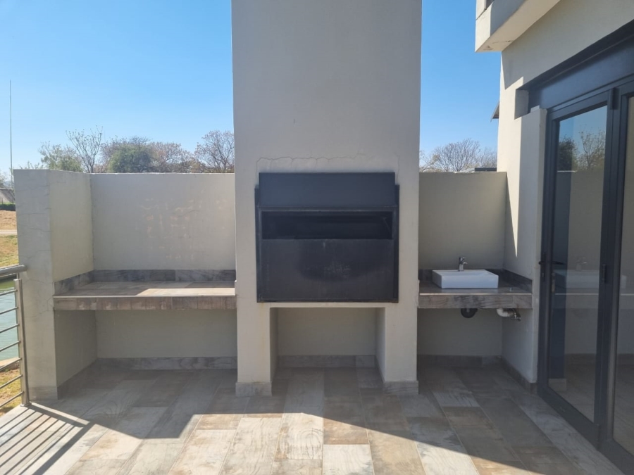 3 Bedroom Property for Sale in The Islands Estates North West